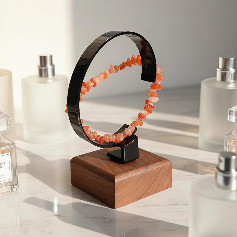 Wooden C-Shaped Watch Holder J - Jewelry And Watches Inc recension och pris